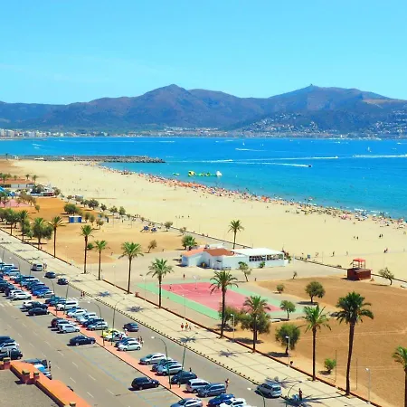 Holiday Montgri Holiday home Empuriabrava