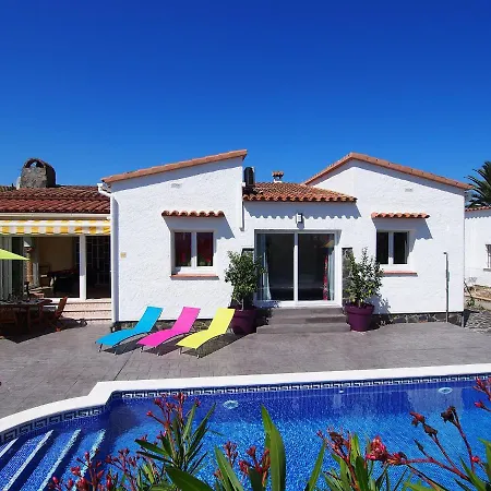 Holiday Montgri Empuriabrava
