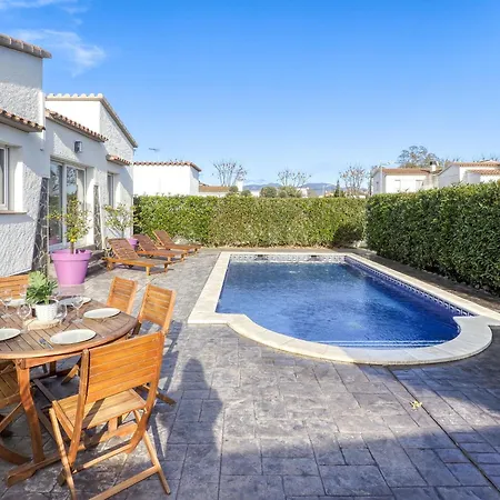Montgri By Interhome بيت للعطل