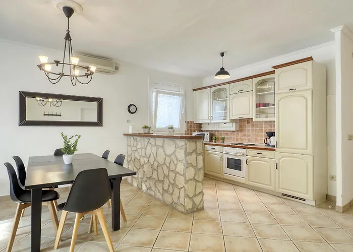 Montgri By Interhome *