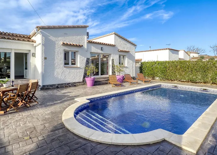 Montgri By Interhome