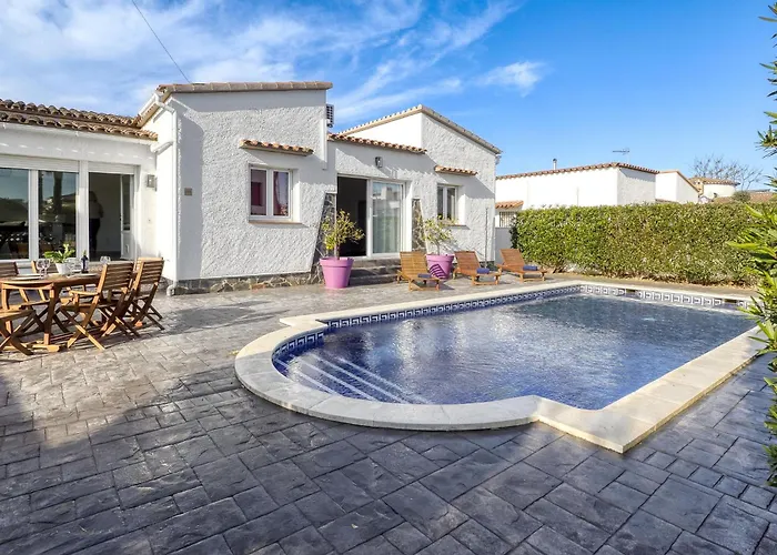 Montgri By Interhome